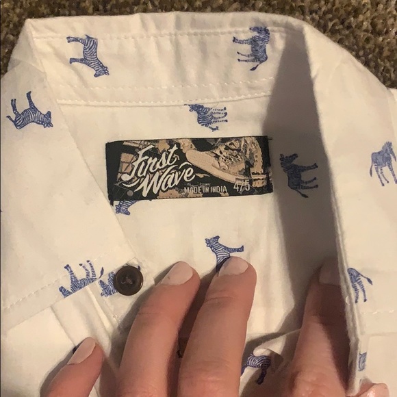 2 boys button ups size S 4/5 - Picture 2 of 5